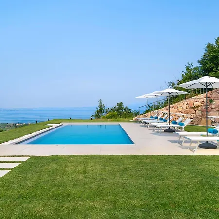 The View Boutique - Adults Only לינה וארוחת בוקר