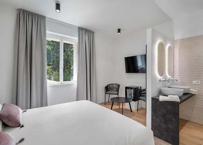 The View Boutique And Breakfast - Adults Only فندق مبيت وإفطار كافايون فيرونيسي
